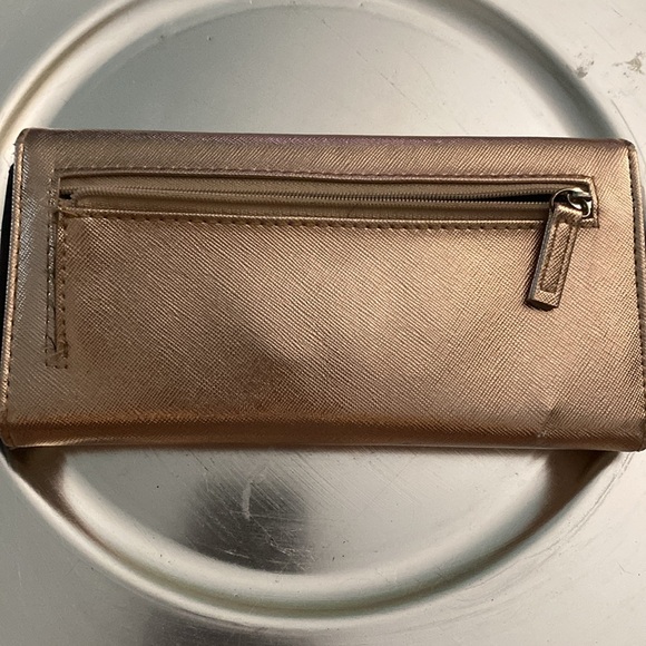 Pink Metallic Wallet🌸🌸🌸 - Picture 4 of 8